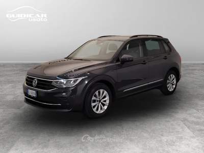 Volkswagen Tiguan 2.0 TDI SCR Life DSG Grigio usata Lucca