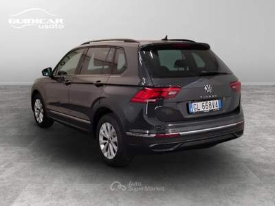 Volkswagen Tiguan 2.0 TDI SCR Life DSG Grigio usata Lucca