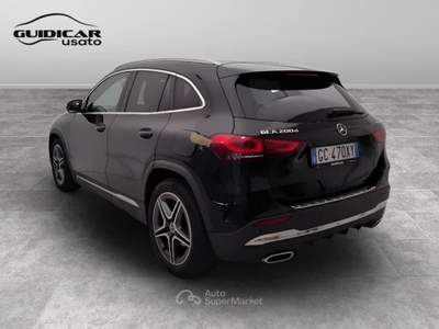 Mercedes-Benz GLA 200 D Premium 4Matic 8G-DCT Nero usata Lucca