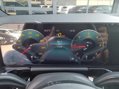 Mercedes-Benz GLA 200 D Premium 8G-DCT Bianco usata Lucca