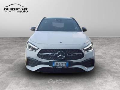 Mercedes-Benz GLA 200 D Premium 8G-DCT Bianco usata Lucca