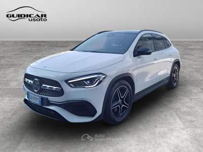 Mercedes-Benz GLA 200 D Premium 8G-DCT Bianco usata Lucca Mercedes-Benz GLA 200 D Premium 8G-DCT Bianco usata Lucca