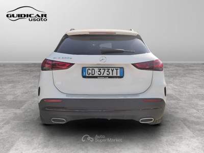 Mercedes-Benz GLA 200 D Premium 8G-DCT Bianco usata Lucca