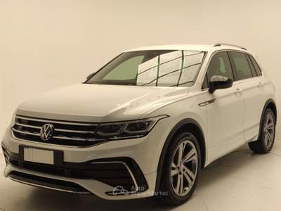 Volkswagen Tiguan 2.0 TDI SCR 110KWR-Line DSG usata Avellino