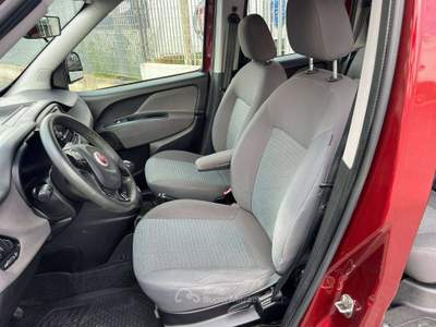 Fiat Doblò 1.6 mjt 16v Lounge 120cv 7 POSTI usata Roma