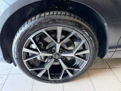 Audi Q3 TDI 110 kW S tronic S Line Edition Grigio usata Avellino