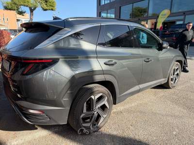 Hyundai Tucson 1.6 hev xtech 2wd auto Verde usata Fisciano