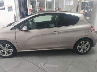Peugeot 208 208 5p 1.4 hdi 8v ALLURE TETTO  Grigio usata Striano