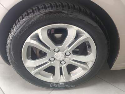 Peugeot 208 208 5p 1.4 hdi 8v ALLURE TETTO  Grigio usata Striano
