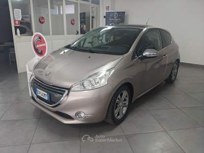 Peugeot 208 208 5p 1.4 hdi 8v ALLURE TETTO  Grigio usata Striano