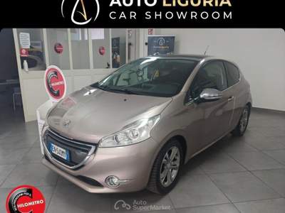 Peugeot 208 208 5p 1.4 hdi 8v ALLURE TETTO  Grigio usata Striano