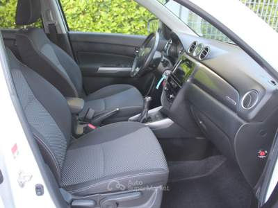 Suzuki Vitara 1.0 Boosterjet 4WD AllGrip Cool BI-FUEL Bianco usata Cuneo