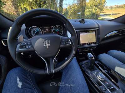 Maserati Levante 2.0 330cv 48v MHEV GT Ultima Q4 auto FULL OPTIONAL Nero usata Serravalle