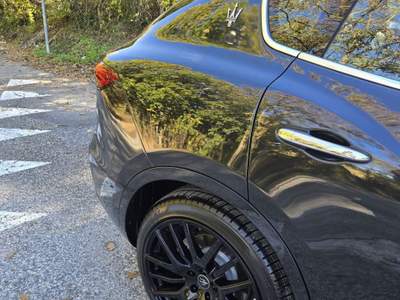 Maserati Levante 2.0 330cv 48v MHEV GT Ultima Q4 auto FULL OPTIONAL Nero usata Serravalle