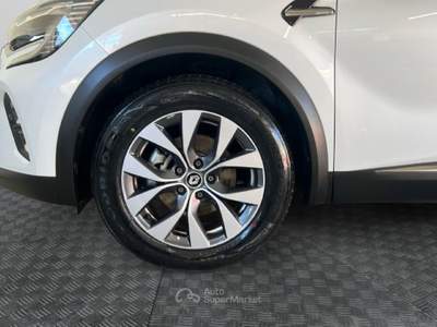Renault Captur II 2019 1.6 E-Tech hybrid Intens 145cv auto Nero usata Roma