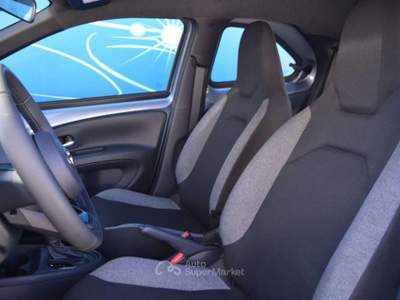 Toyota Aygo X 1.0 VVT-i 5 porte Active 72 CV S-CVT Grigio usata Ardea