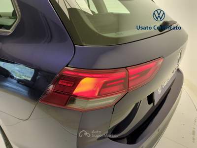 Volkswagen Golf Golf Variant 1.5 TGI DSG Life Blu/Azzurro usata Avellino