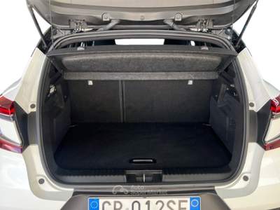 Renault Captur II 2019 1.6 E-Tech full hybrid Rive Gauche 145cv auto Bianco usata Roma