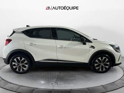 Renault Captur II 2019 1.6 E-Tech full hybrid Techno 145cv auto Bianco usata Roma