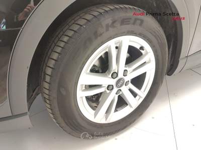 Audi Q3 2.0 35 TDI S Tronic Business Advanced Nero usata Avellino
