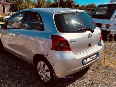 Toyota Yaris 3 porte Sol Argento usata Carrara