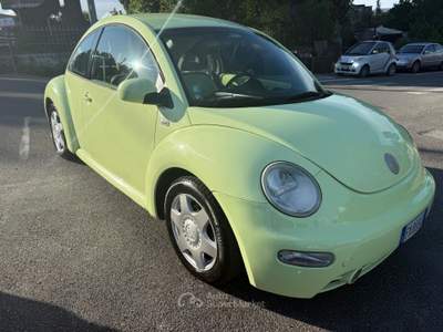Volkswagen New Beetle  Giallo usata Carrara