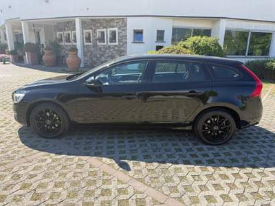 Volvo V60 Geartronic Summum Nero usata Carrara