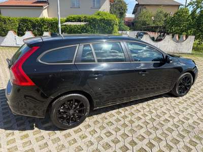 Volvo V60 Geartronic Summum Nero usata Carrara