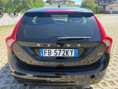 Volvo V60 Geartronic Summum Nero usata Carrara