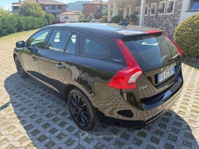 Volvo V60 Geartronic Summum Nero usata Carrara