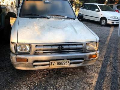 Toyota Hilux 2.4 diesel Pick-up Bianco usata Carrara