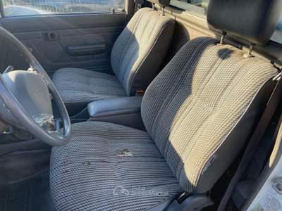 Toyota Hilux 2.4 diesel Pick-up Bianco usata Carrara