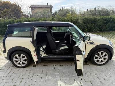 MINI Cooper D Clubman 1.6 16V Soho Beige usata Carrara