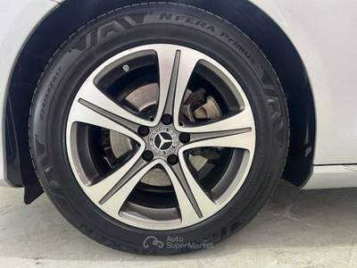 Mercedes-Benz Classe E E SW 220 d Business Sport auto Argento usata Milano