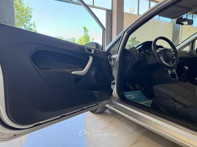Ford Fiesta 5p. Titanium Grigio usata Latina