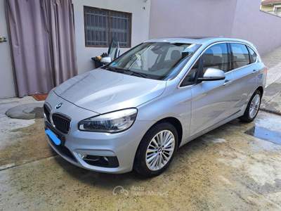 BMW Serie 2 Active Tourer 218i vendo vera occasione Argento usata Piacenza