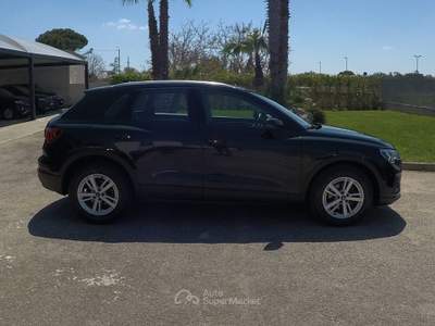 Audi Q3 S tronic Business Nero usata Botrugno