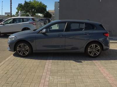 BMW Serie 1 116d 116d 5p. Business Advantage Autom. Grigio usata Botrugno