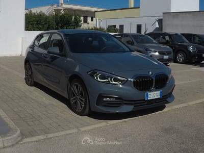 BMW Serie 1 116d 116d 5p. Business Advantage Autom. Grigio usata Botrugno
