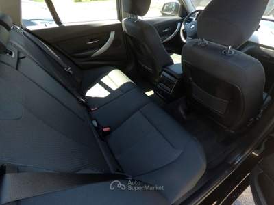 BMW Serie 3 318d 318d Touring Business Advantage aut. Nero usata Botrugno