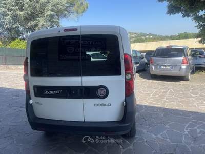 Fiat Doblò PC-TN Cargo Lamierato SX E5+ NEO PATENTATI Bianco usata Perugia