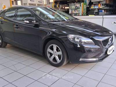 Volvo V40 2.0 d3 Kinetic Nero usata Villafranca di Verona