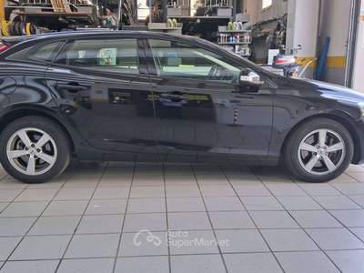 Volvo V40 2.0 d3 Kinetic Nero usata Villafranca di Verona