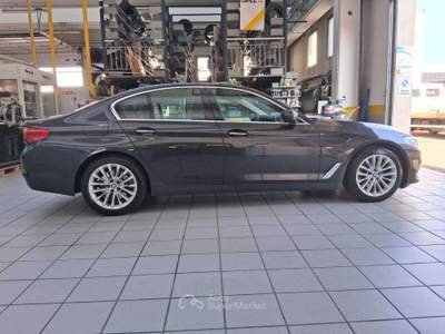 BMW Serie 5 520d 520 520d xdrive Luxury auto Berlina Grigio usata Villafranca di Verona