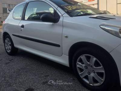 Peugeot 206 206 Plus 3p 1.4 hdi Trendy van Bianco usata Desio