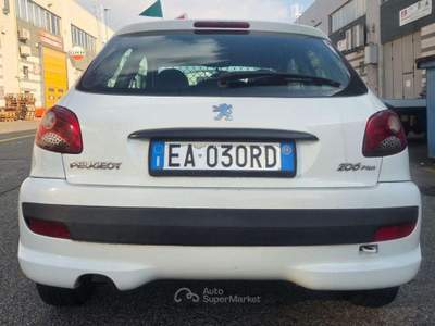 Peugeot 206 206 Plus 3p 1.4 hdi Trendy van Bianco usata Desio