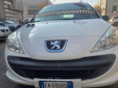 Peugeot 206 206 Plus 3p 1.4 hdi Trendy van Bianco usata Desio