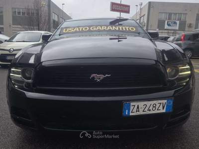 Ford Mustang Mustang Fastback 3.7 benzina 305 cv auto Nero usata Desio