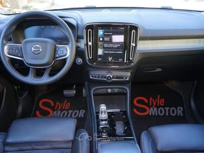 Volvo XC40 T3 Geartronic Inscription Pari al Nuovo Certificat Nero usata Fano