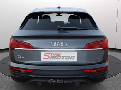 Audi Q5 SPB SPORTBACK 40 TDI 204CV quattro Stronic Advance Grigio usata Fano